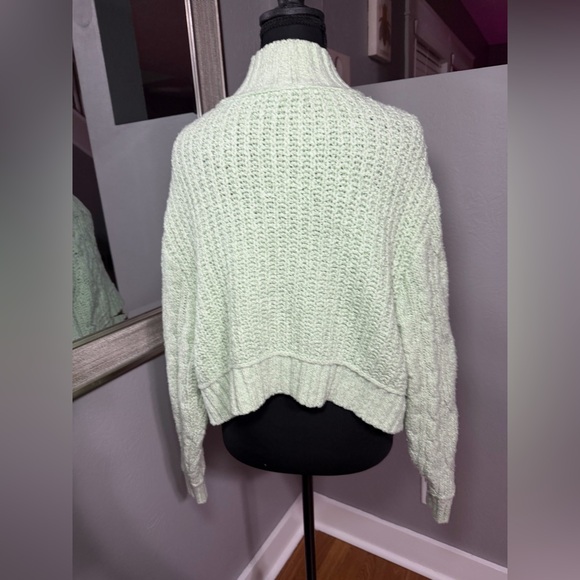 Free People Merry Go Round Crop
Sweater Turtleneck Cable Knit Mint XS - Picture 4 of 8